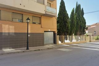 Aparcament cotxe en Calle fundación ciudad de requena 2 Aparcament cotxe en Calle fundación ciudad de requena 2