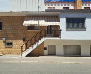 Xalet a Calle de masa coral utielana 24