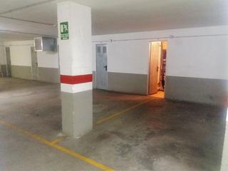 Aparcament cotxe a Colon 28