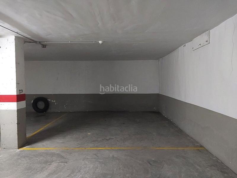 Foto 125908bf-3b83-450e-9215-eb1be6cca6cc. Aparcament cotxe a calle de colon 28 a Requena