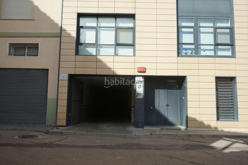 Foto d281d81a-94e3-4af1-ab81-2ff51378d51c. Alquiler parking coche en calle mira 9 en Requena