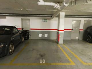 Location Parking voiture à Calle calle mira 9. Plaza de garaje en alquiler para vehículo.