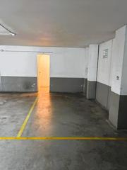Lloguer Aparcament cotxe a Calle colon 28. Plaza de garaje con trastero en zona capitán gadea.