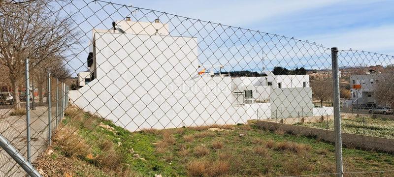 Foto a89cfee1-2223-4258-b8bb-b937f650fa00. Terreno residencial en calle calle fuente reinas 26 parcela zona reinas. en Requena