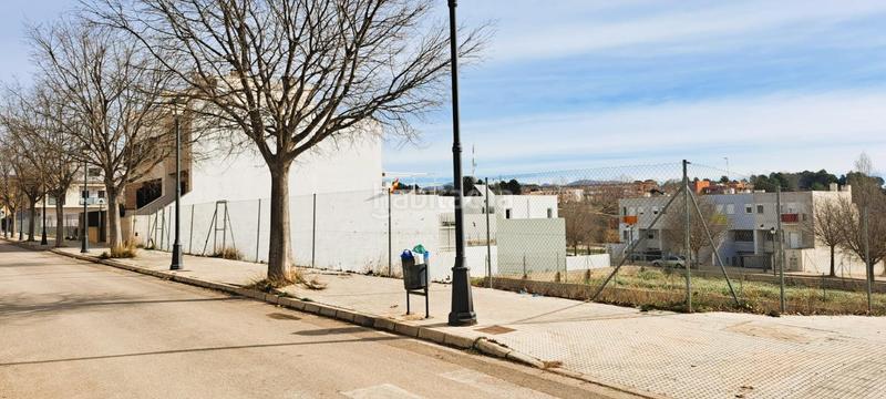 Foto e0b03e25-4ef3-47cb-aba1-af162d83a056. Terreno residencial en calle calle fuente reinas 26 parcela zona reinas. en Requena