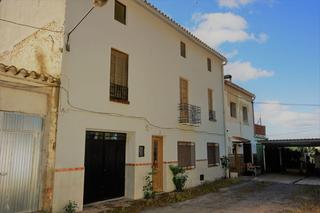 Xalet a Diseminado diseminados 278. Espectacular casa con amplio patio en una zona muy tranquila.