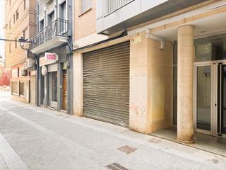 Lloguer Local Comercial a Calle calle de norberto piñango 5. Local comercial en alquiler a pie de calle, en pleno corazón de