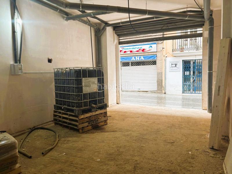 Foto a20c47d1-7c1c-4f27-a4a0-9b445e9bb9ae. Lloguer local comercial a calle calle de norberto piñango 5 a Requena