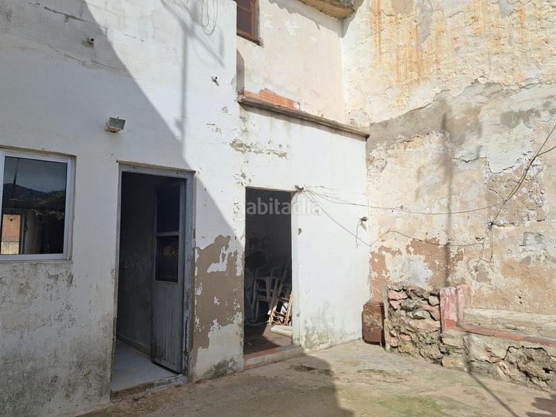 Foto 10899e98-fa7b-4ad5-a5e5-a7176e8603d6. Casa adossada a fuente 6 a Chera