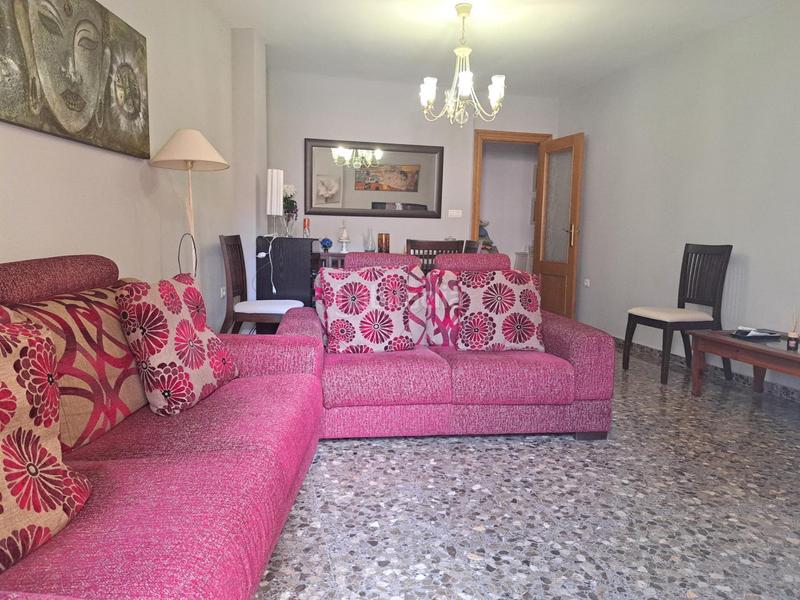 Foto ba98ab19-75b9-44b8-b75d-8b11d68a218d. Piso en calle colon 20 excelente piso céntrico muy cuidado. en Requena