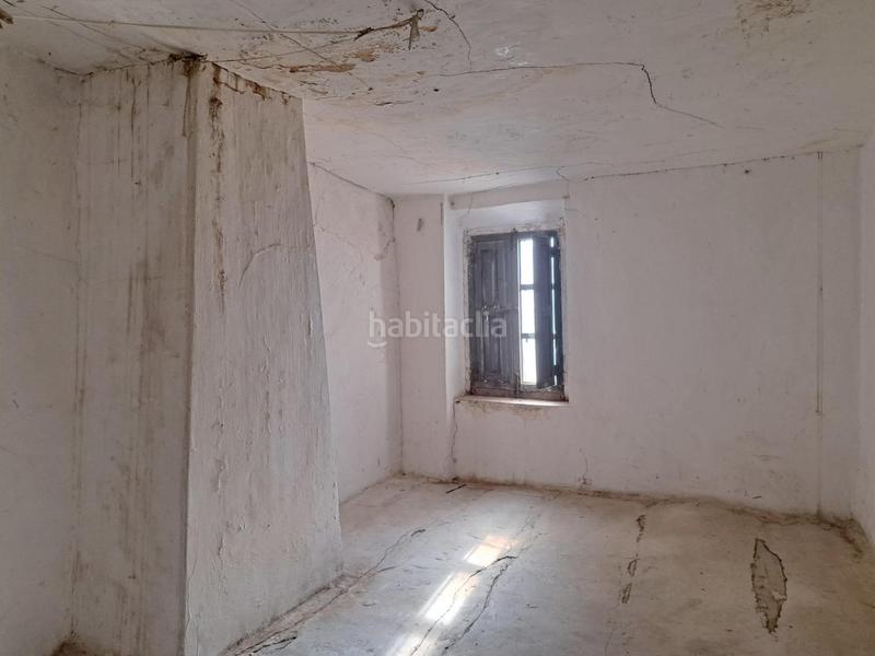 Foto b5d898c8-836f-4caa-ba9c-1a03615b649a. Casa amb aparcament a Requena