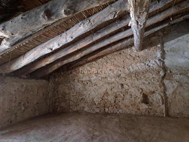 Foto bdae0def-4f79-4210-a226-47fdcbb2eeeb. Casa amb aparcament a Requena