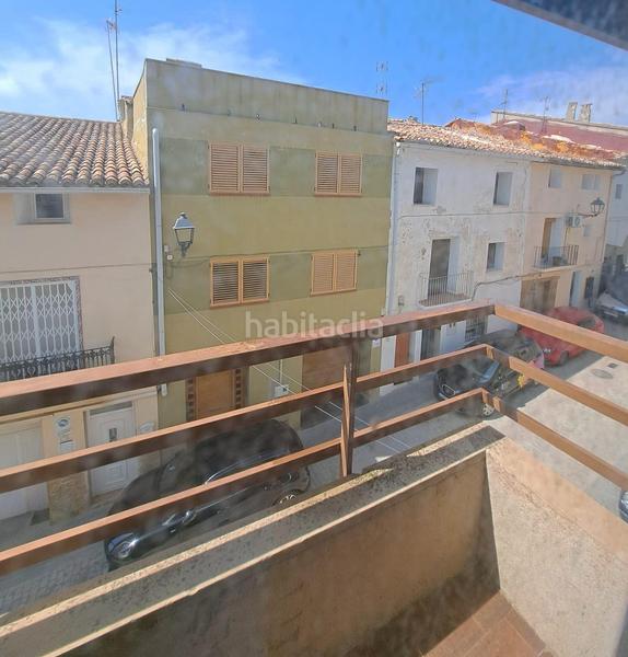 Foto 2d1a0b63-8f84-4c6a-b15e-ab4eddfc13d0. Piso en calle de garcía gonzález 24 piso con ascensor de cuatro dormitorios en zona céntrica. en Requena