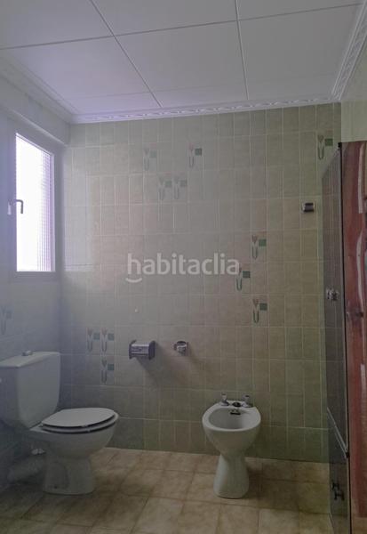 Foto 5b3e79ed-cc47-4add-b0ae-62dea4eecddb. Piso en calle de garcía gonzález 24 piso con ascensor de cuatro dormitorios en zona céntrica. en Requena