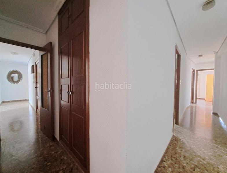 Foto 9b10553d-aa0a-4fc0-93a2-f5cc3d819bba. Piso en calle de garcía gonzález 24 piso con ascensor de cuatro dormitorios en zona céntrica. en Requena
