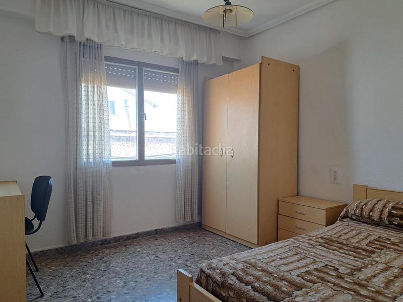 Foto d62c2155-257f-4688-b36a-07c94703411d. Piso en calle de garcía gonzález 24 piso con ascensor de cuatro dormitorios en zona céntrica. en Requena