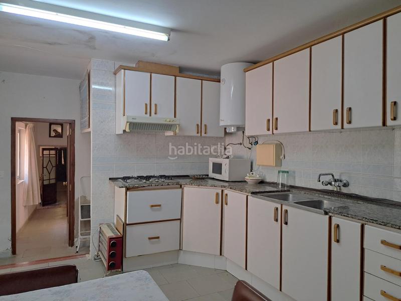 Foto 2b61c877-0236-4a9e-a202-da5b9e43206d. Casa en calle progreso derramador 13 bonita casa de pueblo con amplio patio y fachada a dos calles. en Requena