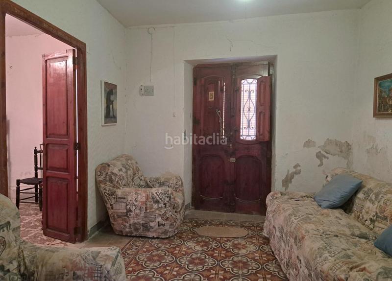 Foto 30318715-d3fe-4aae-8eab-926c68085789. Casa en calle progreso derramador 13 bonita casa de pueblo con amplio patio y fachada a dos calles. en Requena