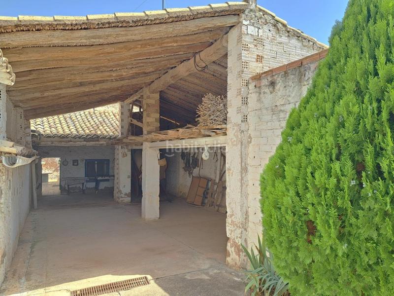 Foto 446a162c-dc71-48e3-b840-5fccaf9eb0ab. Casa en calle progreso derramador 13 bonita casa de pueblo con amplio patio y fachada a dos calles. en Requena