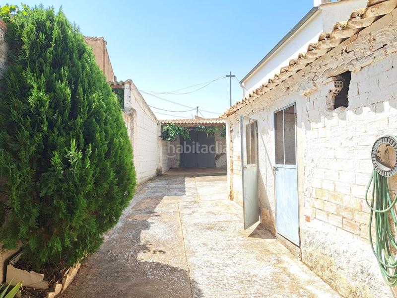 Foto 97ed9308-8ca9-46b0-8308-e71d03766779. Casa en calle progreso derramador 13 bonita casa de pueblo con amplio patio y fachada a dos calles. en Requena