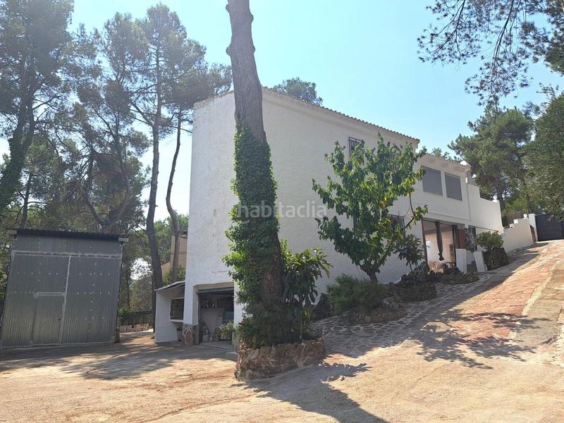 Foto 5f22ff5d-0fae-45a0-8b7d-f1fc487cf8f9. Chalet en urbanizacion hontanar 15 amplio chalet en estado impecable. en Utiel