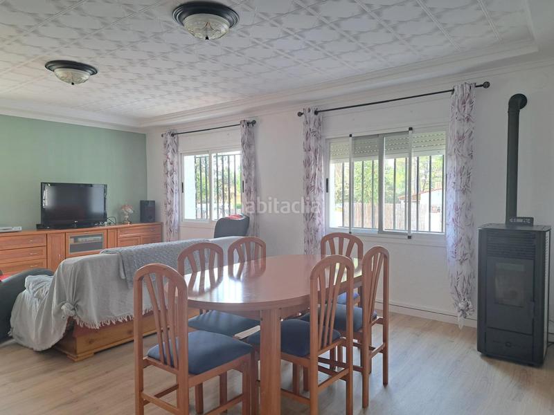 Foto d4ad9ca9-277c-458e-8ba9-39679ed2bb8e. Chalet en urbanizacion hontanar 15 amplio chalet en estado impecable. en Utiel