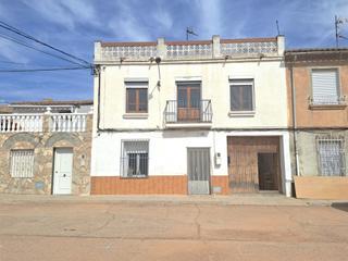 Reihenhaus en Calle san jose roma 5. Bonita casa de pueblo con garaje y amplia terraza.
