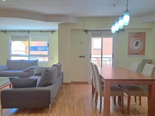 Appartement  Calle constitucion 55. Piso totalmente reformado muy soleado y luminoso orientación sur
