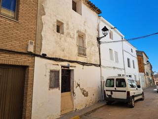 Casa adossada  Calle talega 13. Casa en casco antiguo con corral y amplia terraza.