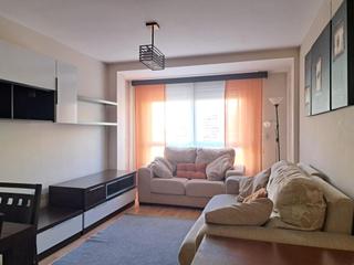 Etagenwohnung  Avenida valencia 28. Piso con ascensor reformado y amplio balcón.