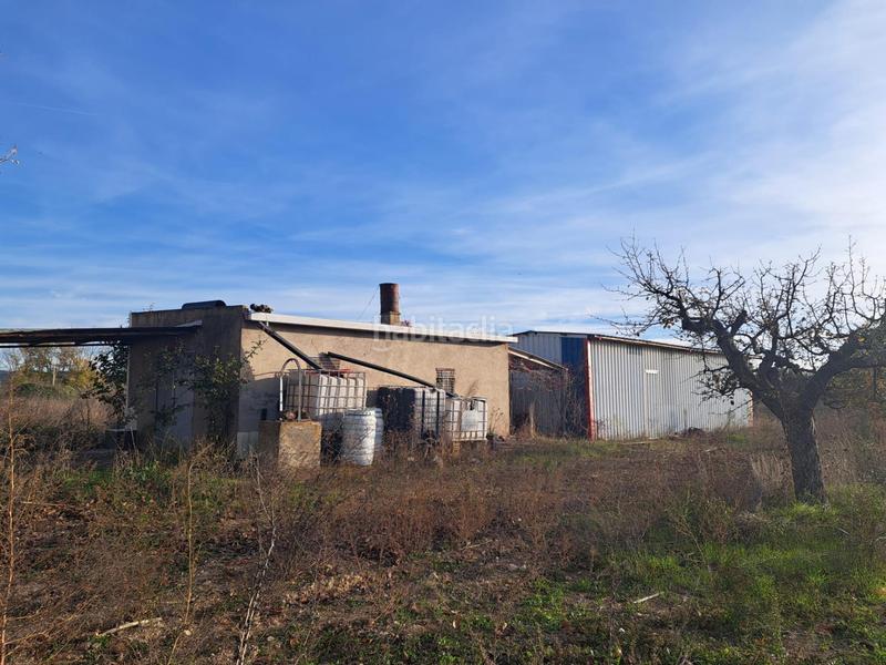 Foto ecde1151-b2b1-479b-9ad7-791e5c275836. Masía en calle calle Requena casa de campo próxima a con pequeña nave. en Requena