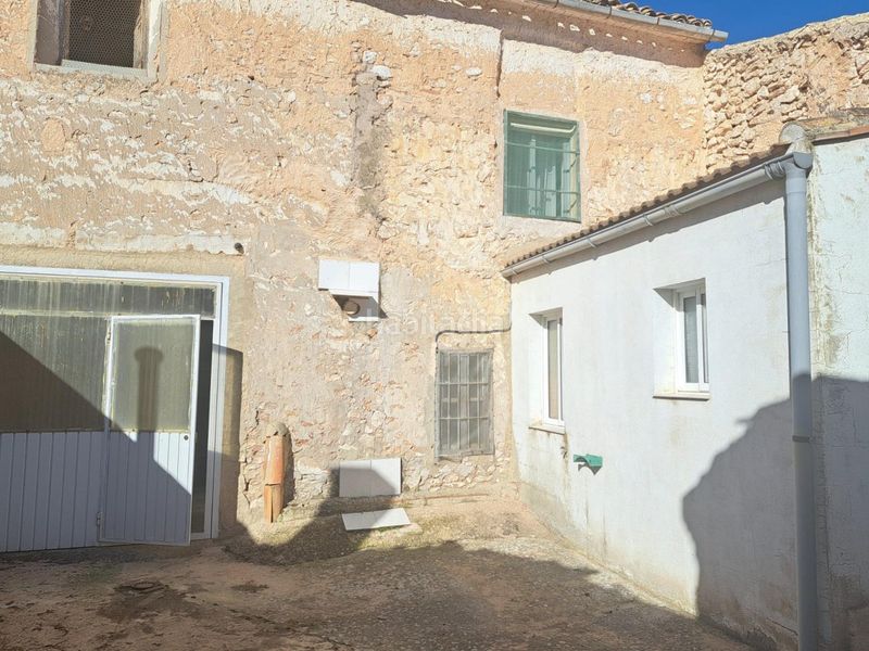 Foto b3be8f8a-32cb-4782-9b9c-1d506f79fa84. Casa a calle huertas 32 a Fuenterrobles