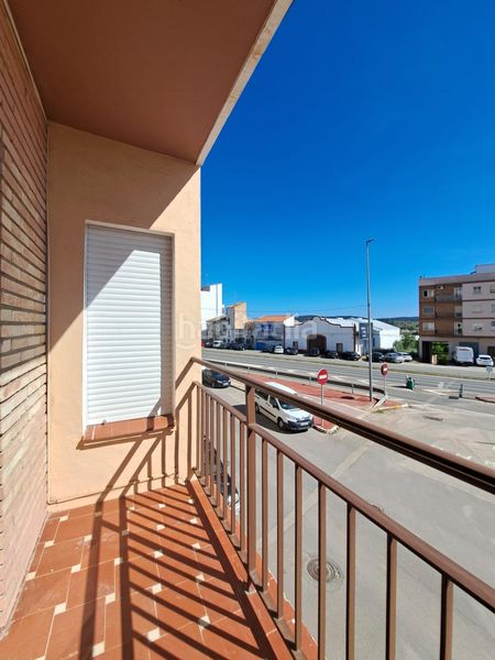 Foto 7a00b8ce-3d7e-4135-a128-b8ae603b0f2a. Pis a calle vega la 3 a Requena