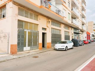 Geschäftsraum in Calle desvio carretera 62. Amplio local de 589 metros cuadrados orientado al sur.
