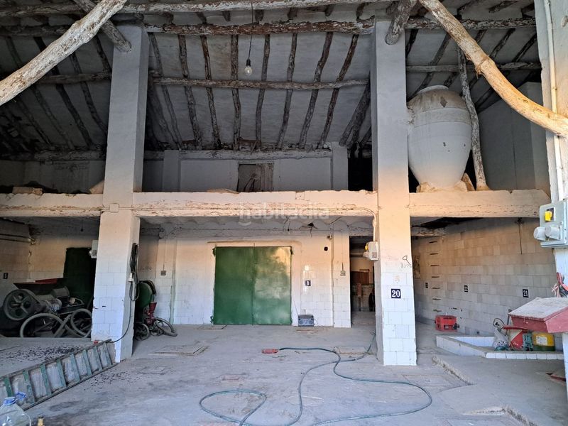 Foto a80ef6a4-82d6-46f7-9d68-68481f871864. Casa adossada a calle ganaderos 16 a Requena