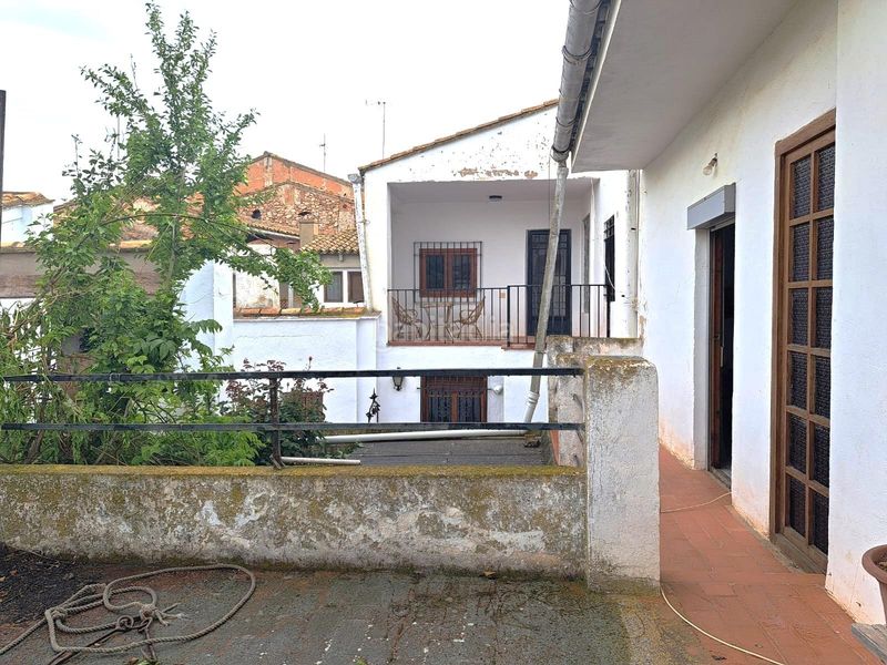 Foto 4b1c983b-d0f3-410e-820d-d2c9eaf4b748. Casa a calle calle Requena campo arcís 11 a Requena