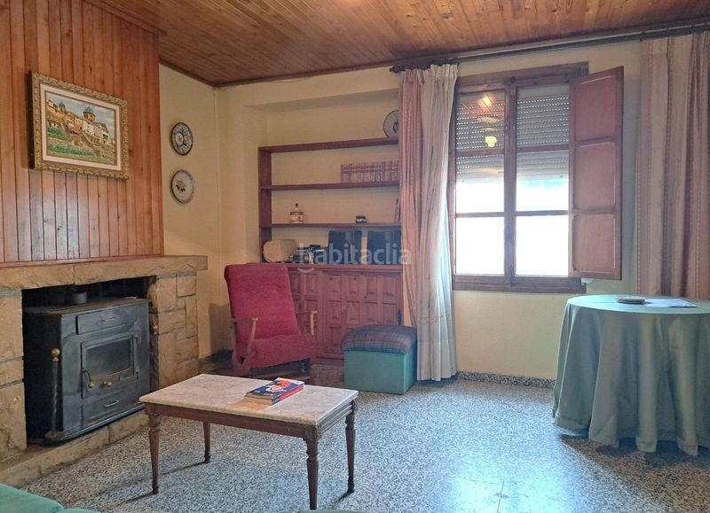 Foto f95511a9-59a7-446c-8ff8-19a5f253e024. Casa a calle calle Requena campo arcís 11 a Requena