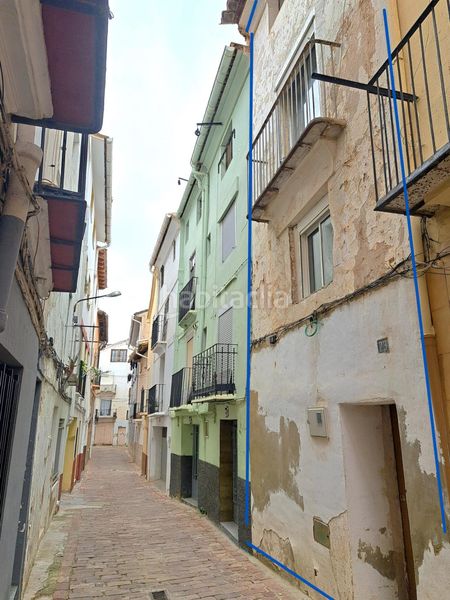 Foto 1d4eb2ec-17ff-4ab4-9ec3-e4b5aab375c5. Casa a calle rey de francia 23 a Requena