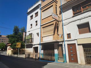 Casa a Calle garcia montes 9. Casa con cueva y doble acceso en pleno centro histórico de reque