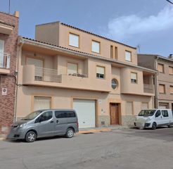 Maison jumelée  Calle libertad 150. Amplia vivienda con gran garaje, patio y excelente luminosidad
