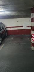 Rent Car parking in Carrer de jesús 40. Alquier de plaza de garaje para coche pequeño o moto