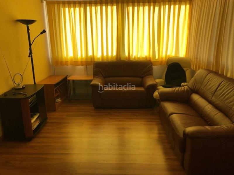 Foto 7e13b7d3-4475-49cf-b02a-4b3f0f38dc37. Chalet actualmente inkiokupa en negociación!! chalet precioso totalmente esquinero y muy iluminado en la mejor zona , z en Valls