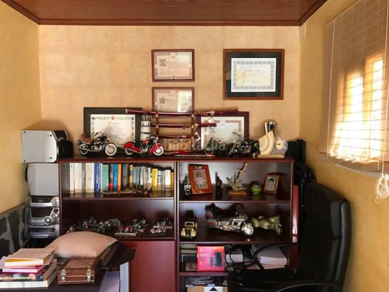 Foto 89b281fd-2113-46df-9727-b5086c871e18. Chalet actualmente inkiokupa en negociación!! chalet precioso totalmente esquinero y muy iluminado en la mejor zona , z en Valls