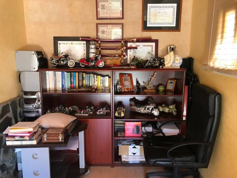 Foto 8b9f62a9-1d79-452d-b7cb-612e372d2027. Chalet actualmente inkiokupa en negociación!! chalet precioso totalmente esquinero y muy iluminado en la mejor zona , z en Valls