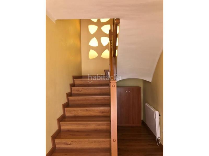 Foto a81cf3e6-ed59-4852-8ab1-4ac7cb136e06. Chalet actualmente inkiokupa en negociación!! chalet precioso totalmente esquinero y muy iluminado en la mejor zona , z en Valls