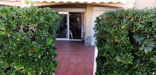Apartament  Carrer assutzena. Apartamento planta baja con una habitación y terraza patio