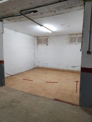 Aparcament cotxe a Carrer Tulipa 18