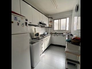 Flat  Avenida de peris y valero. Piso con 3 habitaciones con ascensor