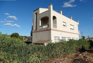 Casa a La Franquesa-Oasis Park. Vivienda y negocio!!! gran oportunidad