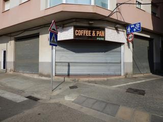 Local Comercial a Centre. Negocio en pleno rendimiento, en el vendrell. se vende cafeteria